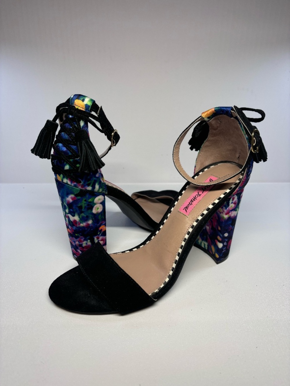 Betsey Johnson Floral Block Heel Sandals Tassel Ankle Strap Statement Heels 9.5